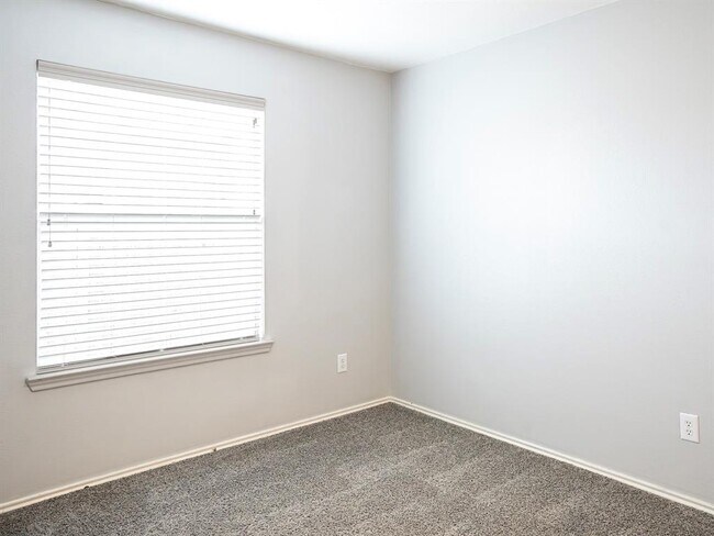 Building Photo - 2414 Alcove Foster Ct