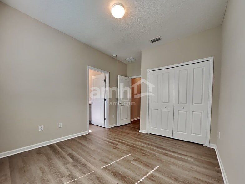 Building Photo - 300 Anastasia Park Rd