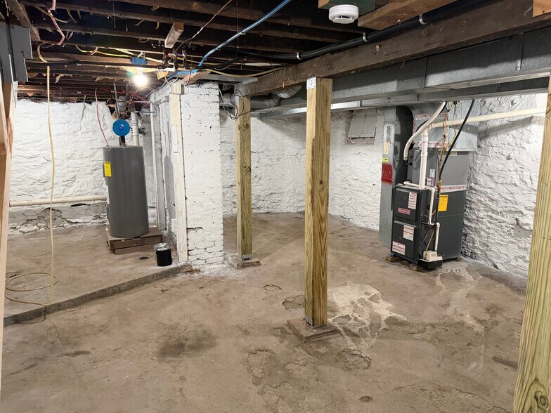 Building Photo - 1115 Fairdale St