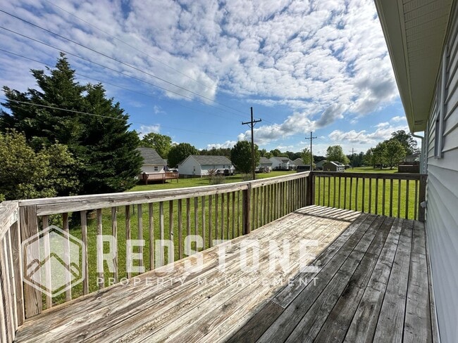 Building Photo - 812 Jennings Berry Dr