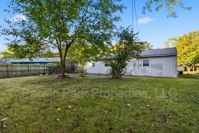 Building Photo - 3939 Esquire Pl