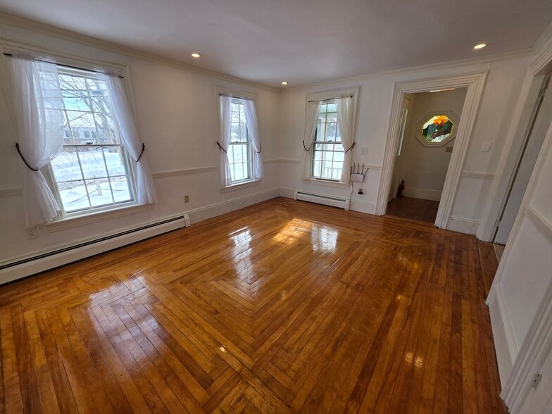 Building Photo - 21 Cleaves St