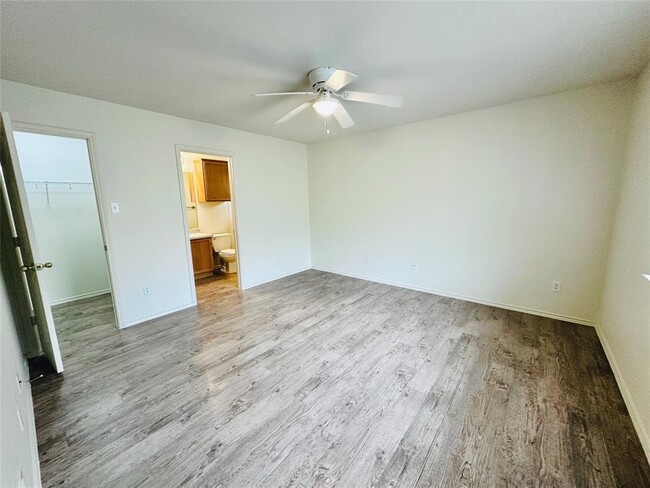 Building Photo - 804 Palo Duro Dr