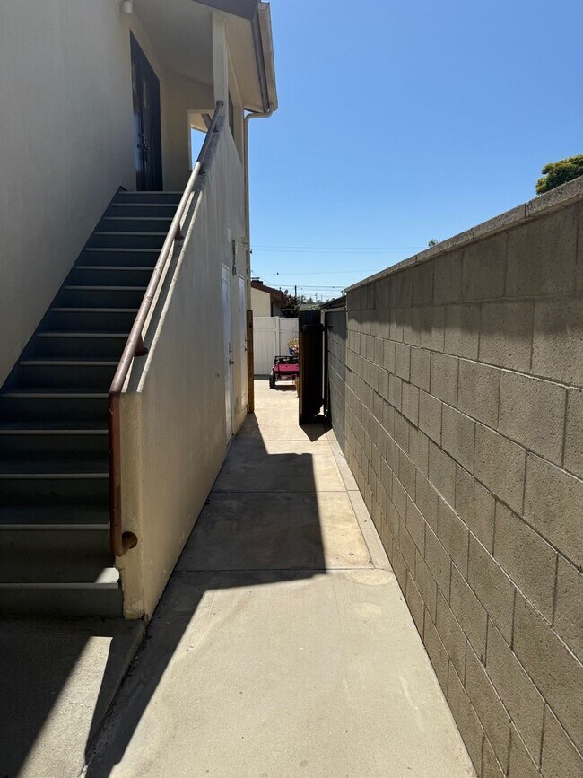 Building Photo - Washington Duplex