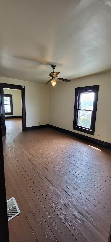 Building Photo - 2 Bedroom Apartment