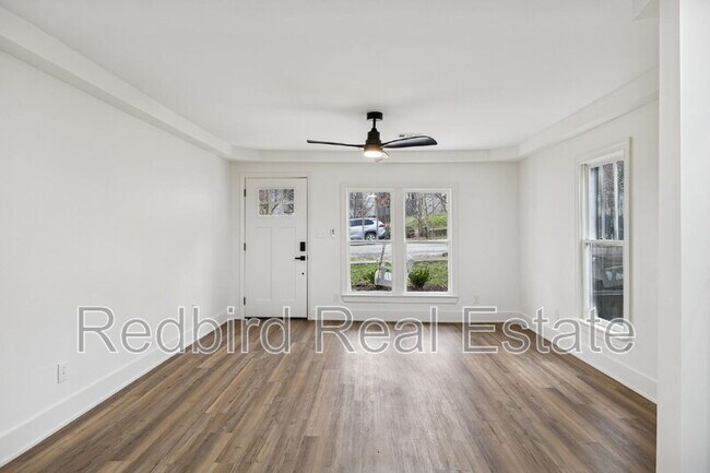 Building Photo - 611 S 12th St