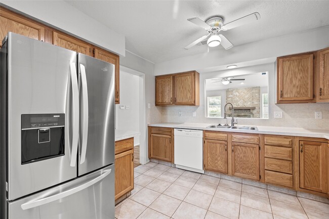 Building Photo - 10219 Staghill Dr