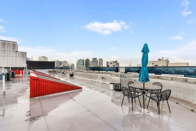 Building Photo - 615 E Pike St