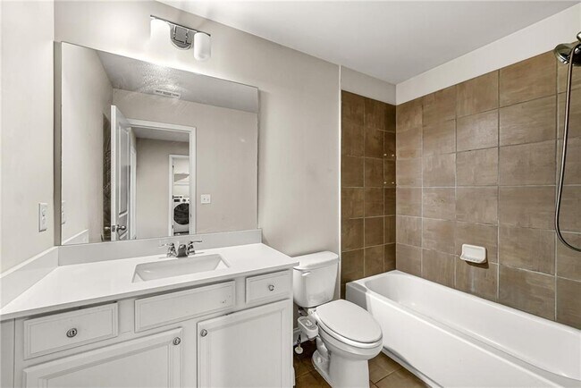 Building Photo - 791 Belrose Dr SE