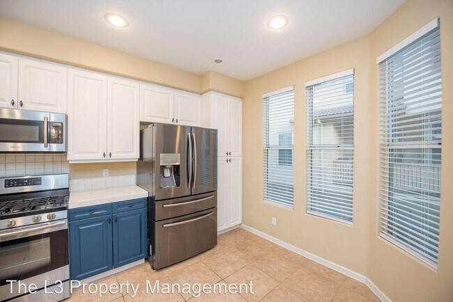 Building Photo - 3 br, 2.5 bath House - 442 W Summerfield Cir