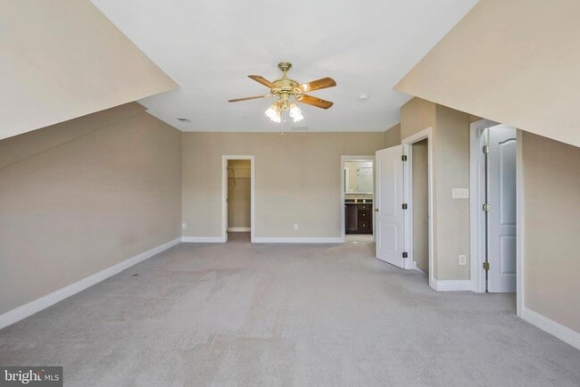 Building Photo - 5114 Vos Ln