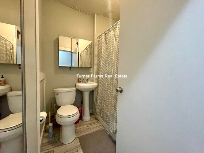 Building Photo - 220 Prospect St