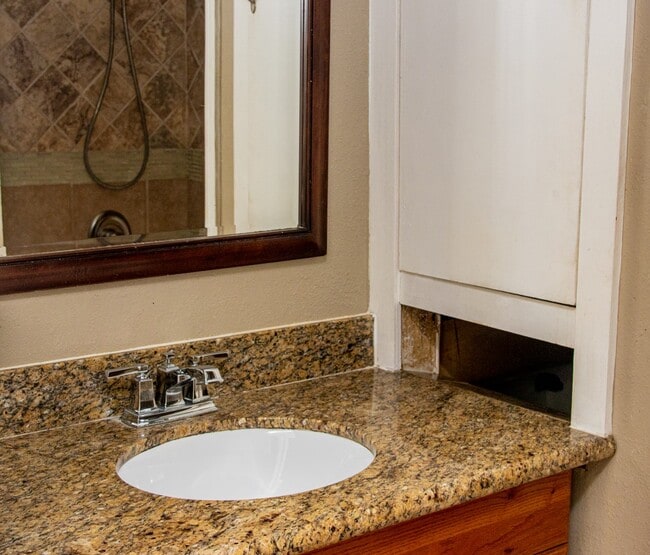 Building Photo - 1513 Scarborough Ln