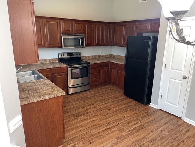 Building Photo - 149 Lancaster Way