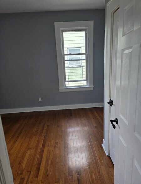 Bedroom - 85 Chelsea Ave
