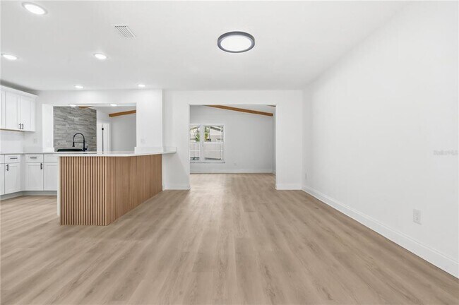 Building Photo - 1985 Japonica Rd