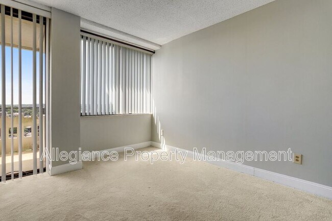 Building Photo - 6301 Stevenson Ave