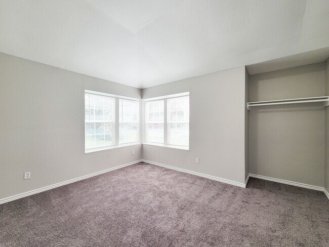 Building Photo - 15814 Murrelet Ct