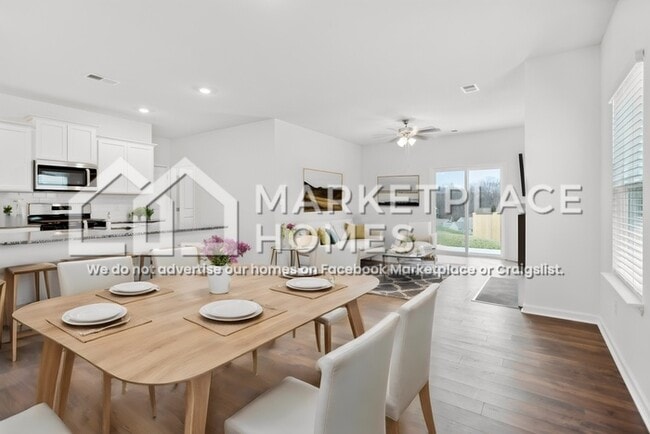 Building Photo - 1161 Ridge Parke