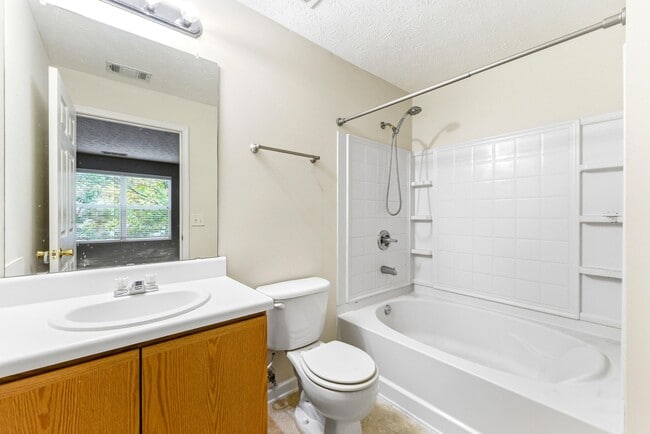 Building Photo - 1202 Par 3 Way