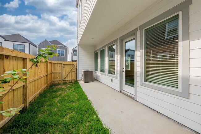 Building Photo - 8402 Berry Green Ln