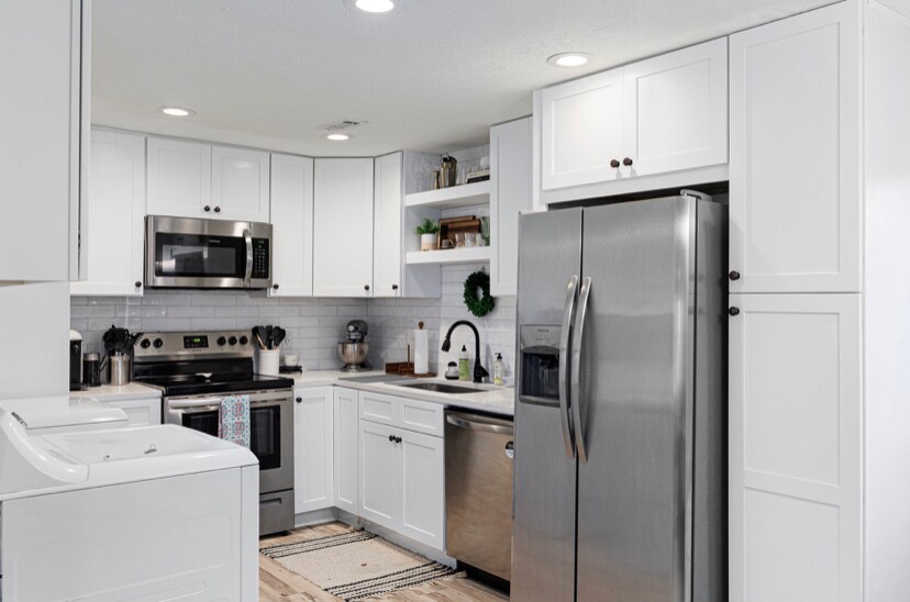 Building Photo - 223 Woodglen Dr