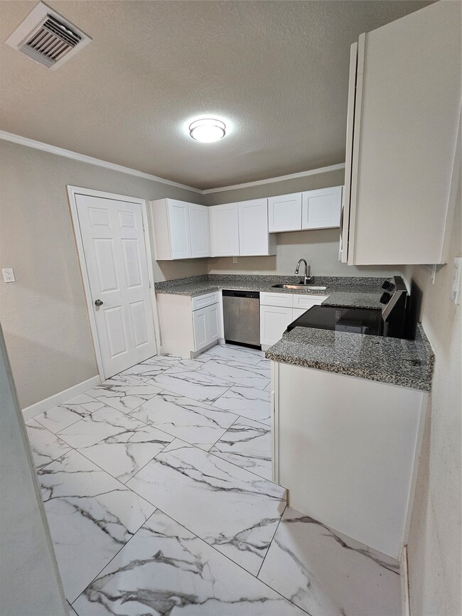 Building Photo - 120 Antionette Ln