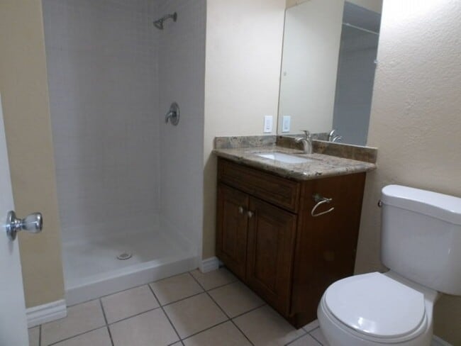 Building Photo - Spacious 2 Bed / 2 Bath Townhome in Resort...