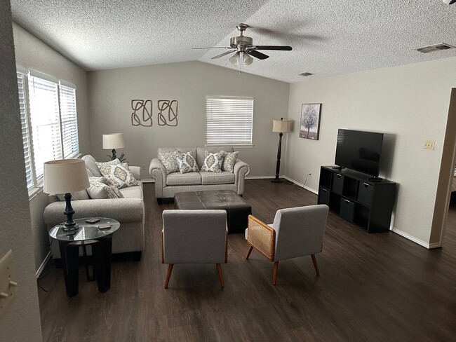 Building Photo - 4511 Fairgate Dr