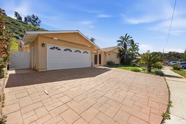 Building Photo - Spacious 4BD 2BA House With Perfect Private Backyard and Solar Panels  in Simi Valley