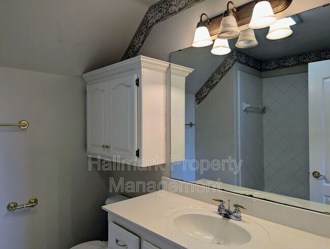 Building Photo - 214 Boulevard Du Lac