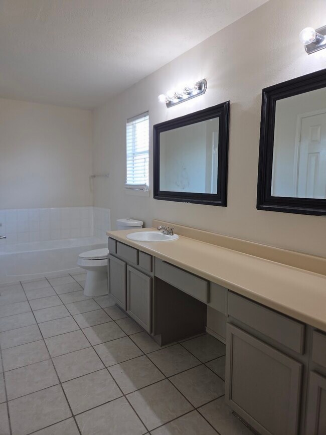 Building Photo - 21706 Haverbay Ct