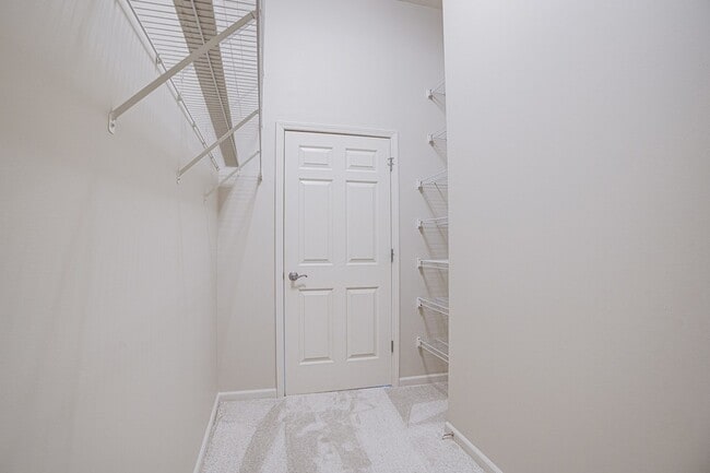 Building Photo - 1781 Tudor Ln