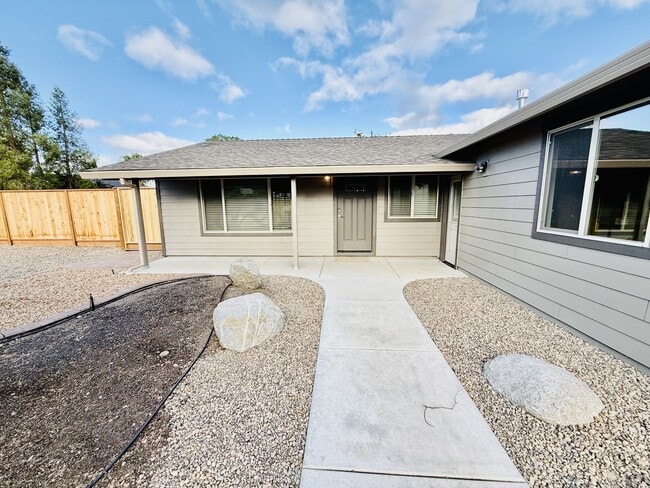 Building Photo - 2853 Tahitian Ave