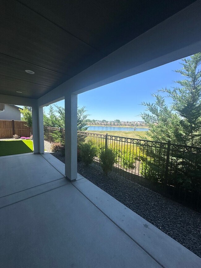 Building Photo - 6 months lease//Riverstone: Gated Communit...