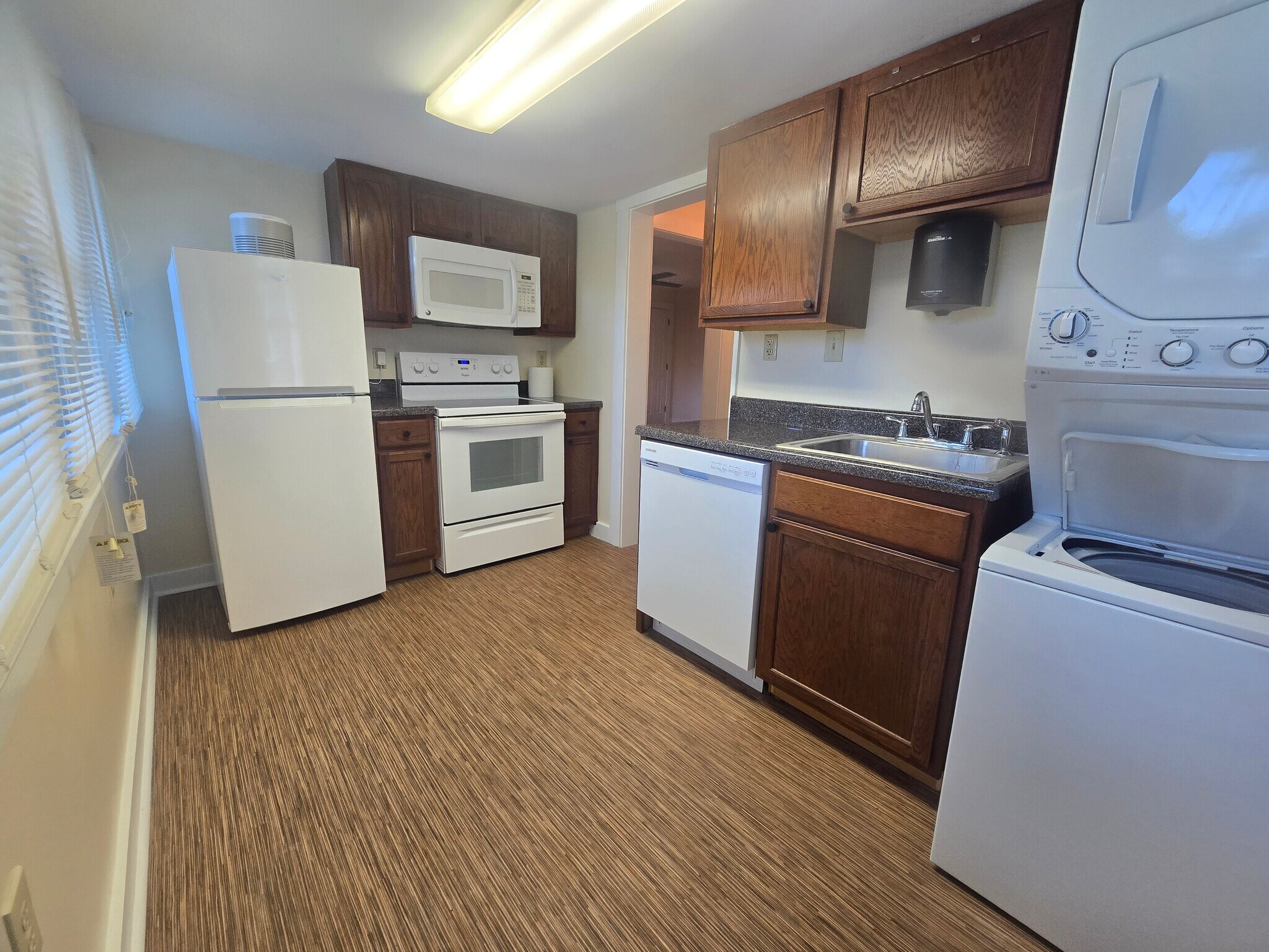 kitchen - 142 Carlton Rd