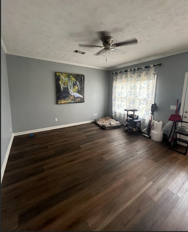 Building Photo - Convenient Starkville Home with 2-Car Garage