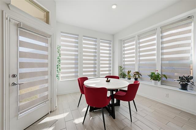 Building Photo - 2121 Esher Dr