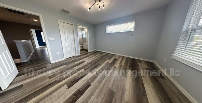 Building Photo - 7031 White Treetop Pl