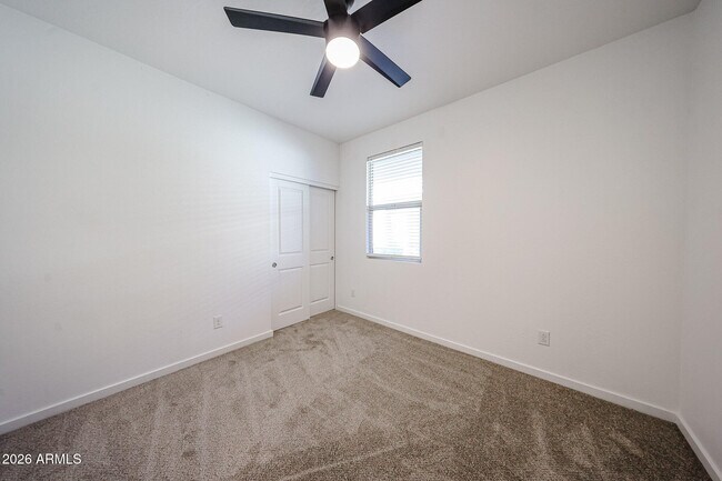 Building Photo - 14220 W Willow Ave