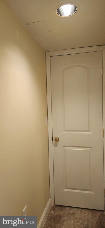 Building Photo - 2 Marchesi Dr