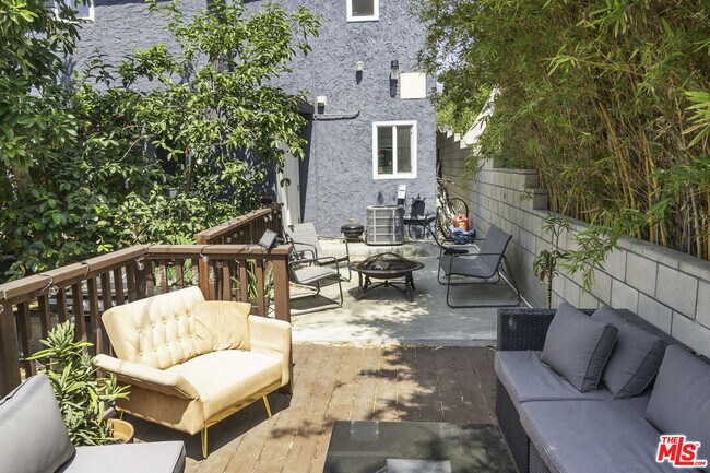 Building Photo - 348 Laveta Terrace