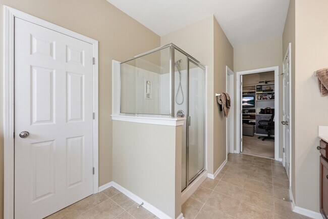 Building Photo - 4008 La Crema Dr