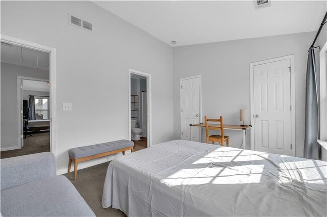 Building Photo - 1737 Liberty Pkwy NW