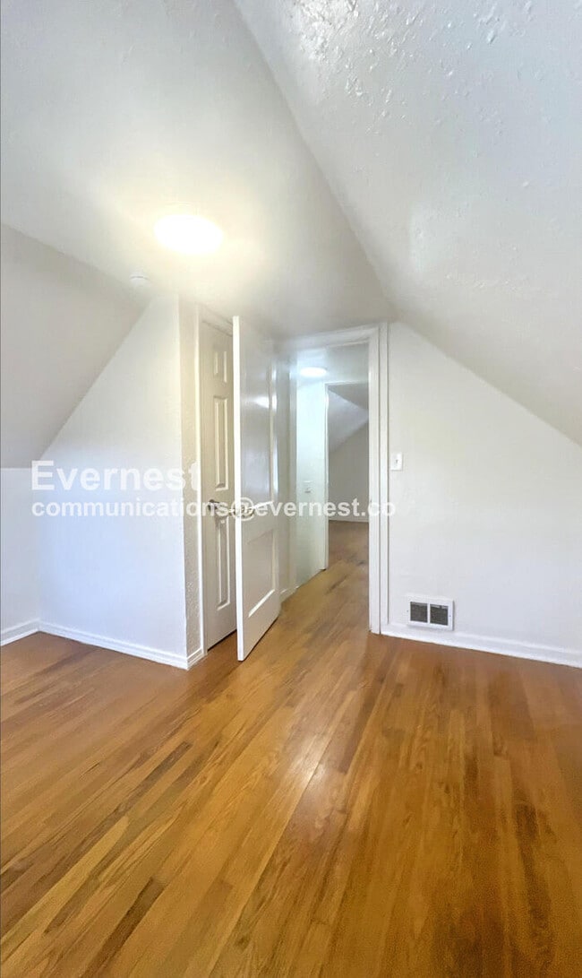 Building Photo - 2811 E 58th St