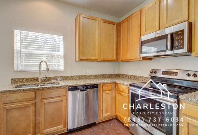 Building Photo - 9083 Parlor Dr