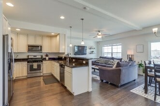 Building Photo - 3 bed 2.5 bath Townhome in Northwest Denver