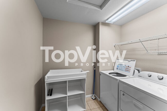 Building Photo - 7045 Red Sand Grove