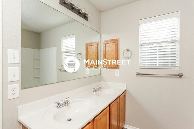 Building Photo - 3 Bedroom Pet-Friendly Home in San Antonio, TX with Main Street Renewal
