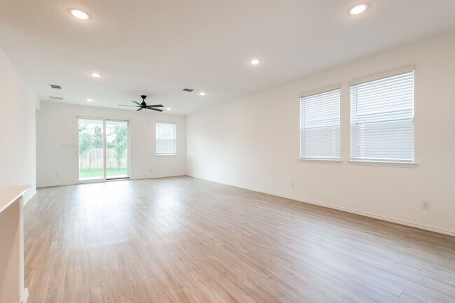 Building Photo - 13210 Hagerd Lp